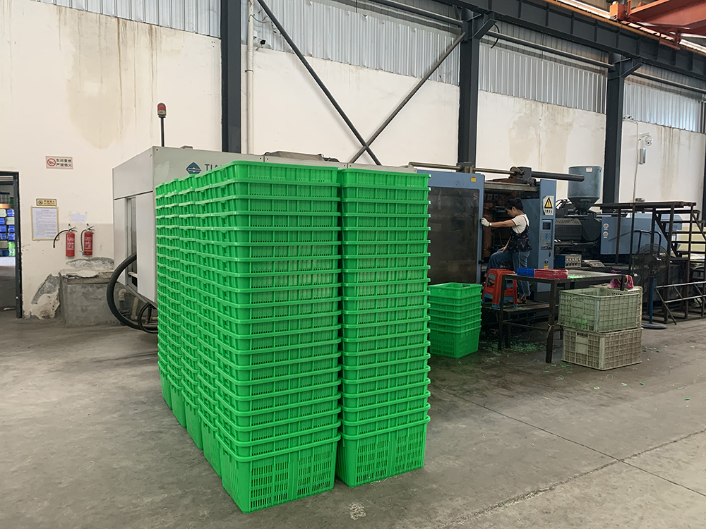 单层小型挤吹中空塑料成型机技术发展趋势